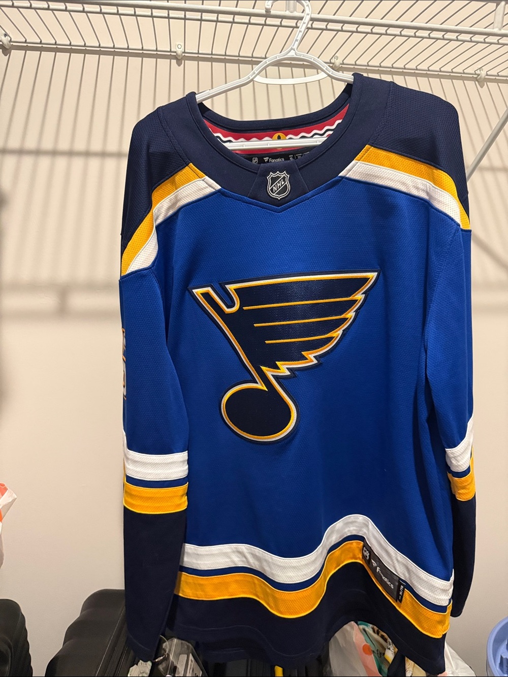 St. Louis Blues Menโs NHL Hockey Jersey - Colton Parayko Size XL